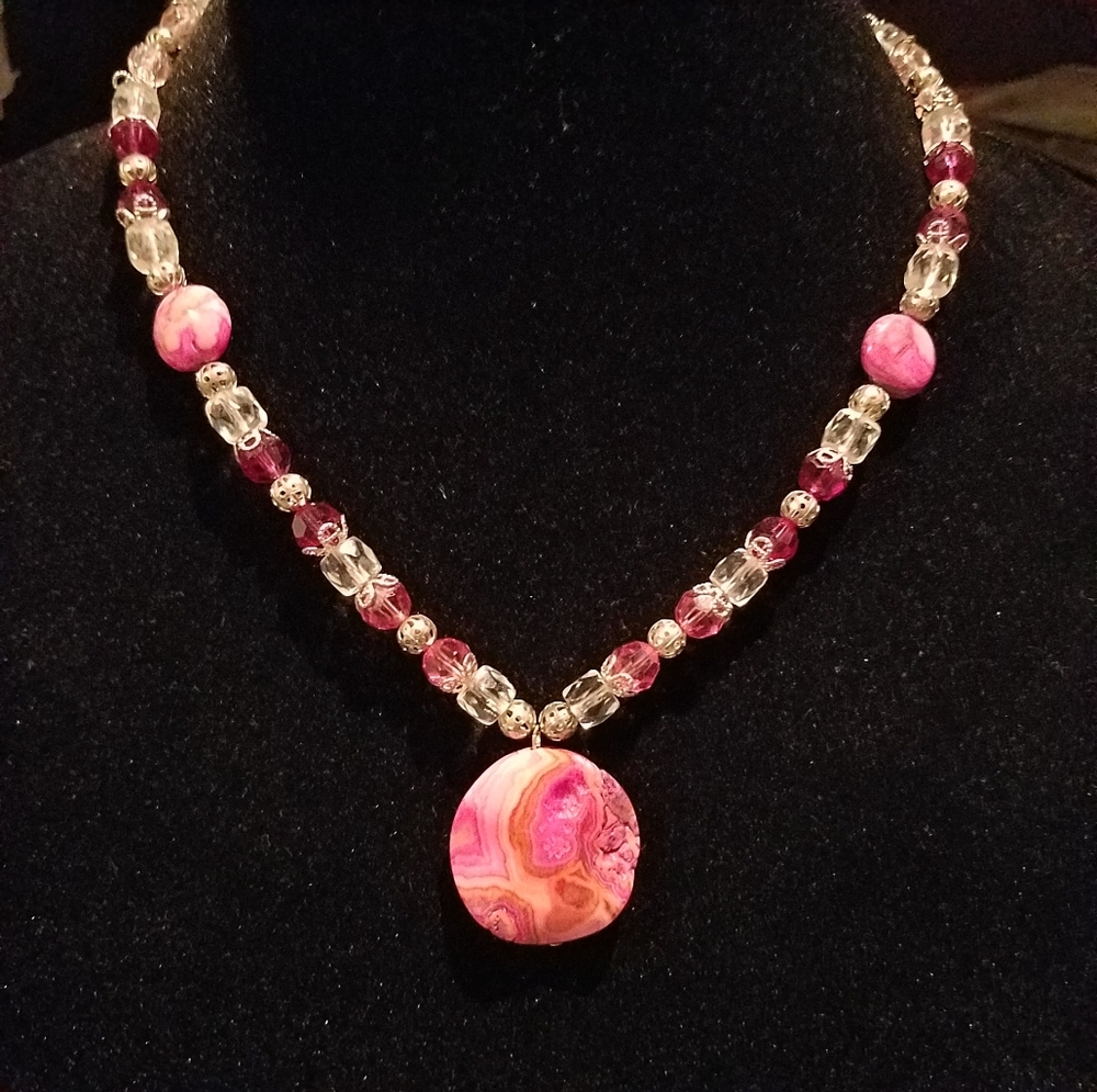 Rose and burgandy pendent necklace